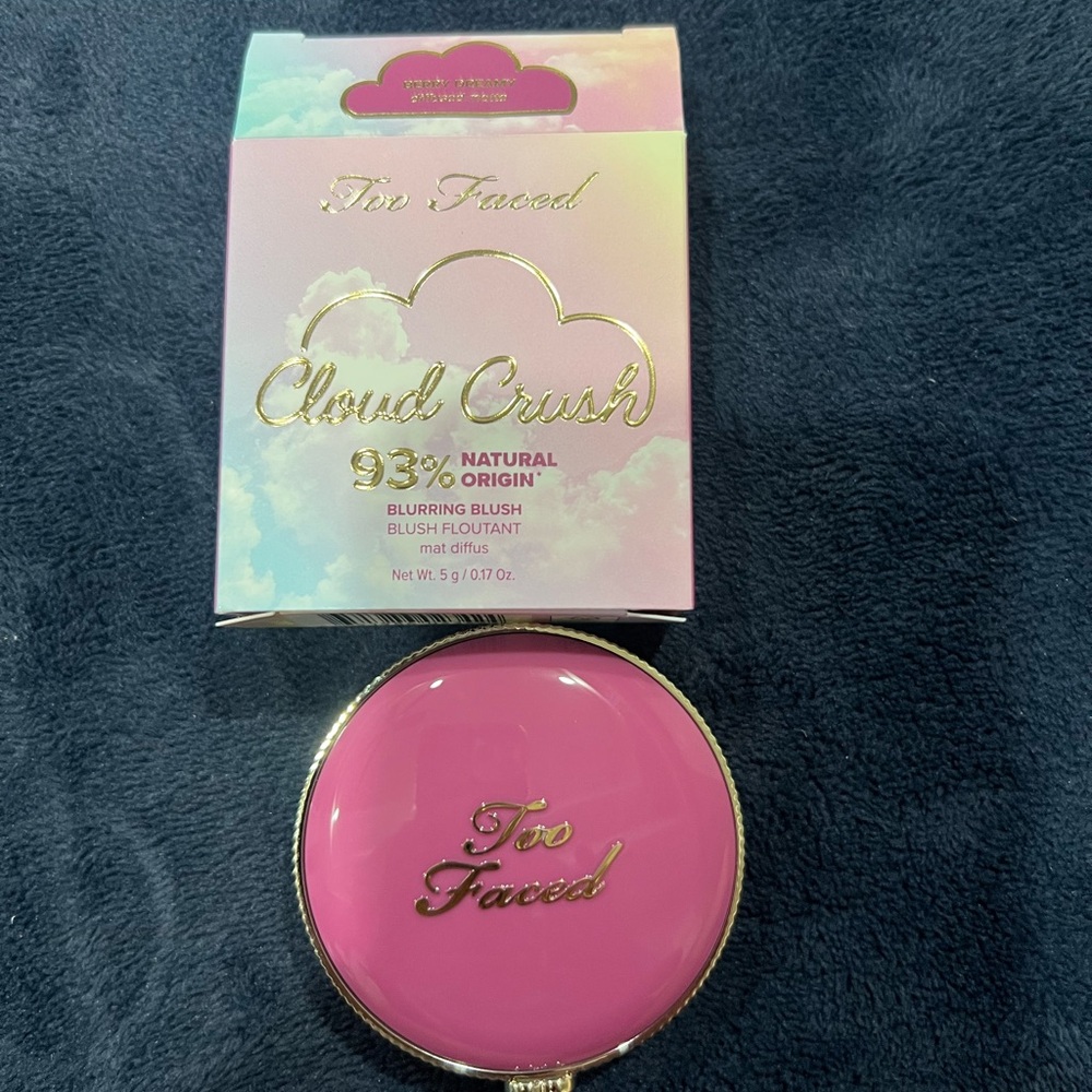 Too Faced Berry Dreamy Blurring Blush